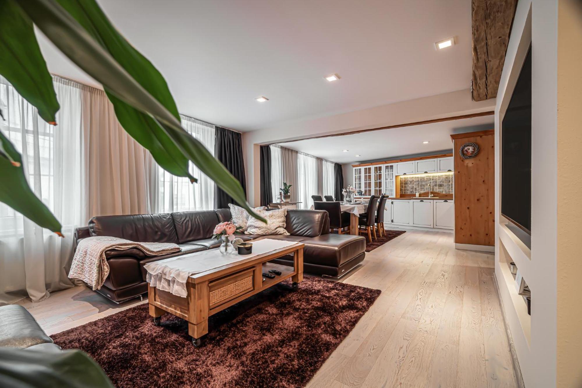 Luxurious And Royal Apartment In The Old Town Pressburg Exterior foto